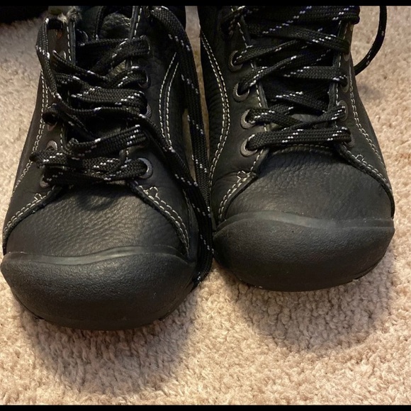 KEEN boots - Picture 1 of 5